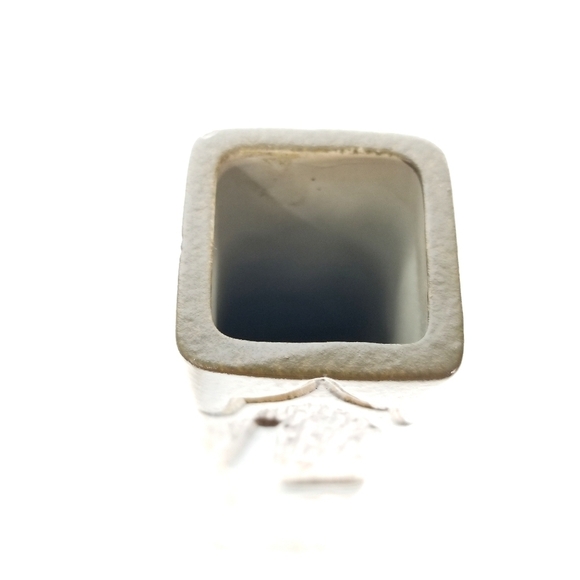 Vintage Rare Native Indian Vase  Pottery with Carved Navajo Woman on Each Side - Picture 4 of 8